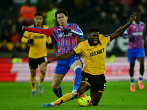 Supporting image for story: Wolves 0 Crystal Palace 2 - No fairy tale return for Rob Edwards as wait for win goes on