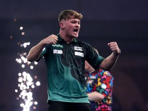 Supporting image for story: Charlie Manby’s dream World Championship debut continues as he beats Ricky Evans