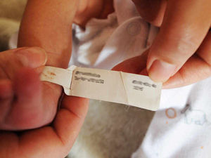 Supporting image for story: Third of mothers not born in the UK