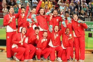Team England cheer as they received their medal on the Gold Coast. Picture: @5or6