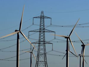 Supporting image for story: Storm Goretti: Thousands of homes left without power across West Midlands