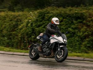 Supporting image for story: First Ride: 2019 Suzuki Katana