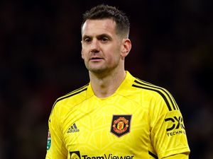 Supporting image for story: Tom Heaton signs new one-year deal with Manchester United