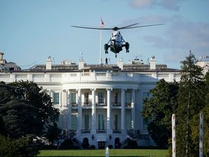 Supporting image for story: Trump taken to military hospital after Covid-19 diagnosis