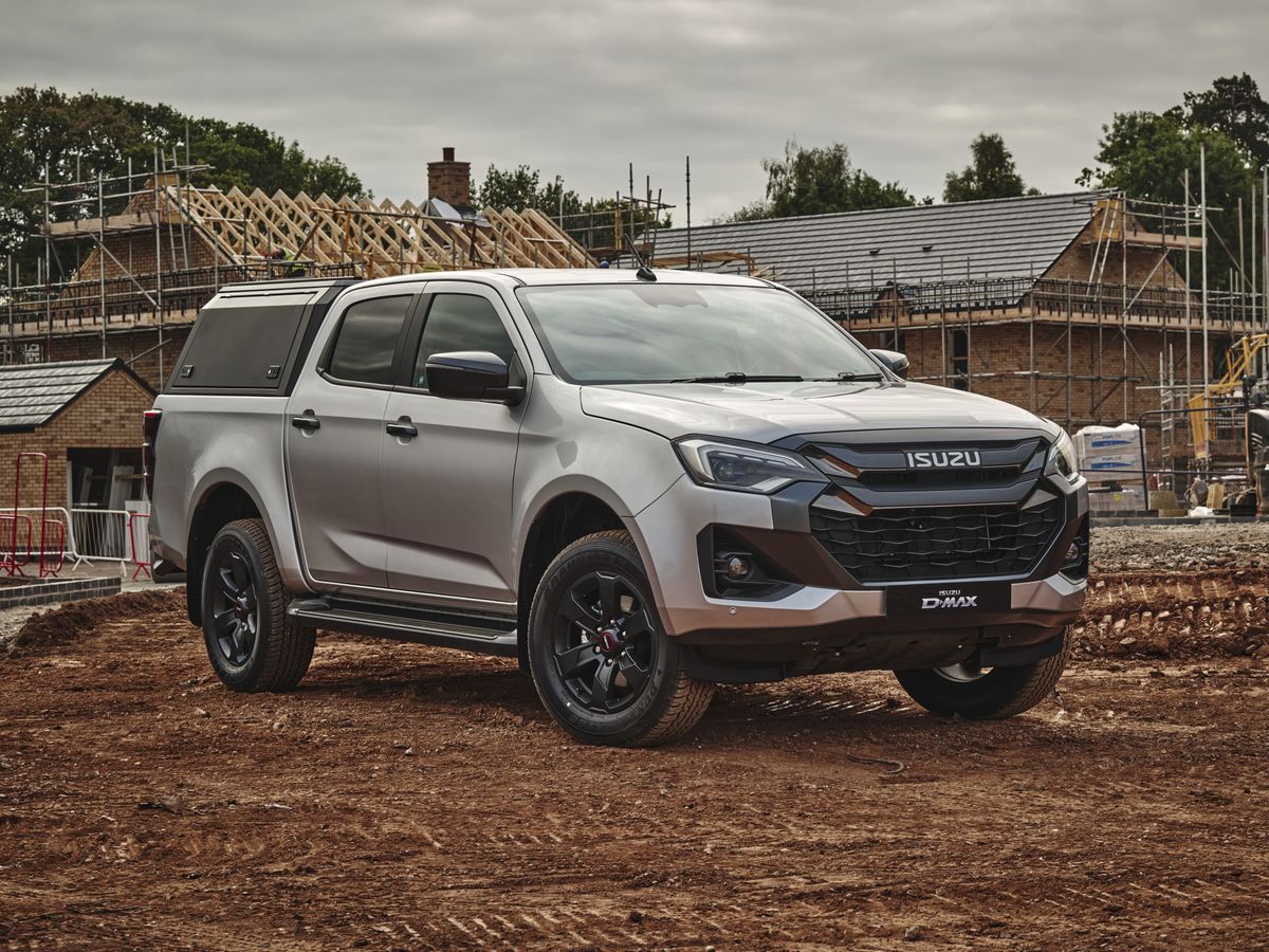 Isuzu D-Max V-Cross now available in ‘Commercial’ guise