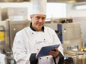 Supporting image for story: Here are the red flags chefs say you should watch out for in restaurants