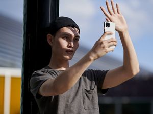 Supporting image for story: Google to add open eyes detection to Pixel 4 face unlock ‘in coming months’