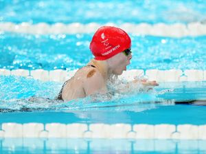 Supporting image for story: Teenager Iona Winnifrith takes breaststroke silver in Paris
