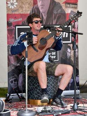 Andy O'Brien bringing some Oasis flavour to Shrewsbury Live.