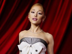 Supporting image for story: Ariana Grande apologises over backstage behaviour after claims by actress