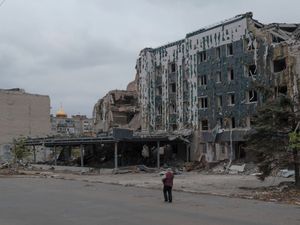 Supporting image for story: Russian forces edge closer to a key eastern Ukraine city in ‘intense’ fighting