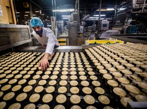 Supporting image for story: Soaring mince pie sales help Mr Kipling owner towards strong profits
