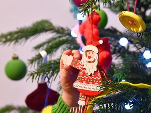 Supporting image for story: Public advised to reduce contacts to avoid Covid-19 in run-up to Christmas