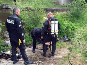 Supporting image for story: Watch: Police divers now searching canal near Oswestry in murder probe