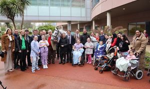 The visit Alder Hey Hospital with National Winner Neptune Collonges. Photograph by Grossick Racing Photography  
