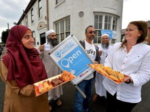 Supporting image for story: Islamic centre becomes part of friend-making network