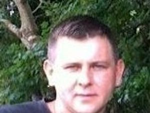 Supporting image for story: Man was allegedly 'kneed' down flight of stairs, murder trial hears