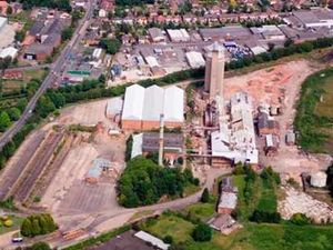 Supporting image for story: Pickles back demolition of Kidderminster silos