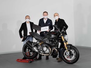 Supporting image for story: Ducati Monster hits 350,000 production milestone