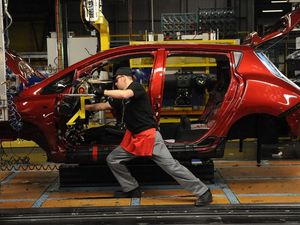 Supporting image for story: Car manufacturing slump puts brakes on UK economic growth