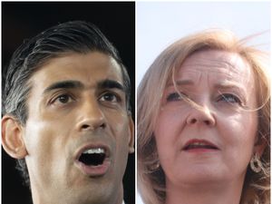 Supporting image for story: Liz Truss and Rishi Sunak target rural Tory voters in make-or-break weekend