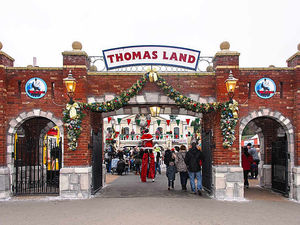 Supporting image for story: Drayton Manor's Magical Christmas - review