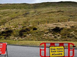 Supporting image for story: Stay at home warning as day trippers flock to Welsh beauty spots
