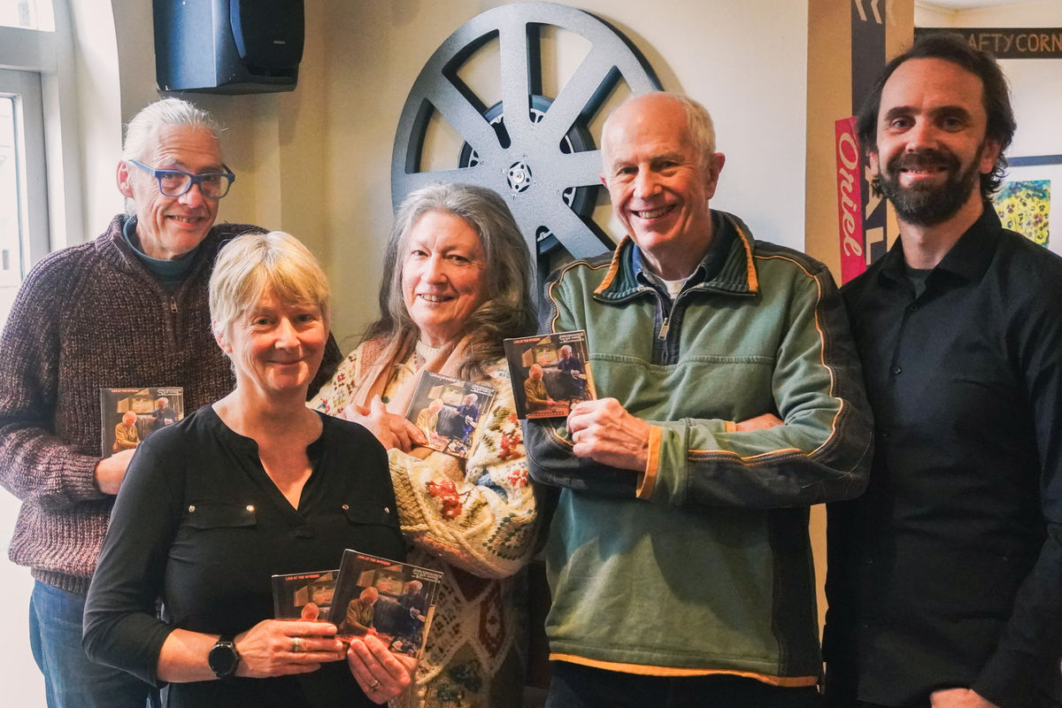 Extra-ordinary, fantastic folk fundraiser – keeping live music alive in Builth Wells