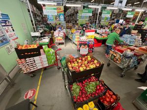 Shopping for the refugee camp 