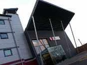 Supporting image for story: Chic Restaurant, Ramada Hotel, Oldbury