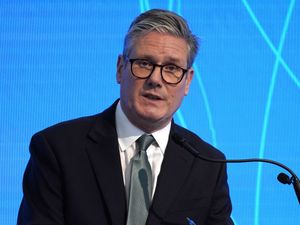 Supporting image for story: PM says ‘no silver bullet’ to end child poverty as he faces two-child cap revolt