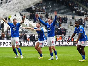 Supporting image for story: Derby double means a lot to Sunderland team and fans – Regis Le Bris