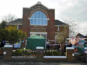 Supporting image for story: Halesowen mosque dome is rejected after hundreds of complaints
