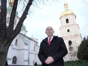 Supporting image for story: Allied defence ministers to meet after US offers Kyiv security guarantees