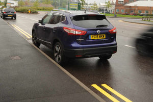 Council workmen were left in a quandary when trying to paint double yellow lines in Wolverhampton