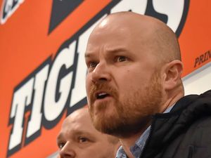 Supporting image for story: Telford Tigers "failed to turn up" for the first period in Hull Seahawks defeat