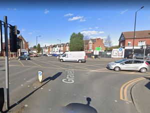 Supporting image for story: Police on hunt to find driver after pedestrian dies in suspected hit-and-run in Birmingham
