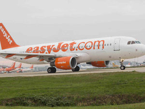 Supporting image for story: Manchester Airport for £2! easyBus launching brand new route stopping at Telford, Shrewsbury and Oswestry