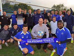 Supporting image for story: Reborn Yeltz on the brink of league glory