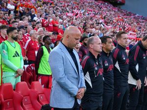 Supporting image for story: Arne Slot: Diogo Jota loss still affecting Liverpool players but is not ‘excuse’