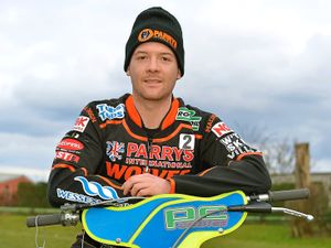 Supporting image for story: Wolverhampton Wolves suffer double defeat