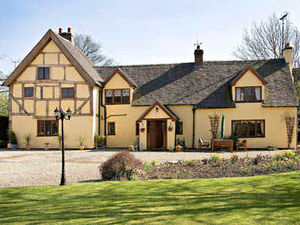 Supporting image for story: Historic home in postcard village