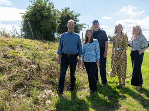 Supporting image for story: Busy bees pledge to join operation pollination