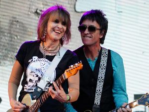 Supporting image for story: Pretenders shock Glastonbury fans with surprise guests Johnny Marr and Dave Grohl
