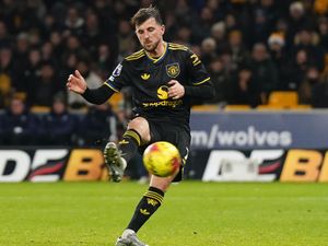 Supporting image for story: Mason Mount could return for Manchester United against Aston Villa