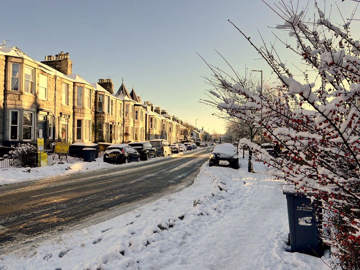 Snow set to cause school closures, power cuts and travel disruption Snow set to cause school closures, power cuts and travel disruption