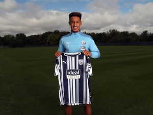 Supporting image for story: West Brom sign Callum Robinson in swap for Oliver Burke