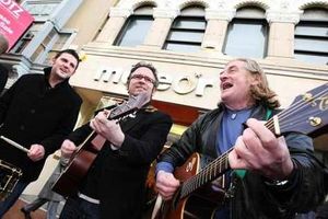 Supporting image for story: Saw Doctors have the right prescription