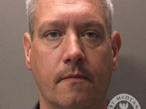 Supporting image for story: Shamed police inspector Lee Bartram sacked over indecent child images