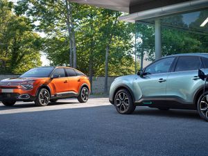 Supporting image for story: Citroen confirms pricing for C4 and e-C4